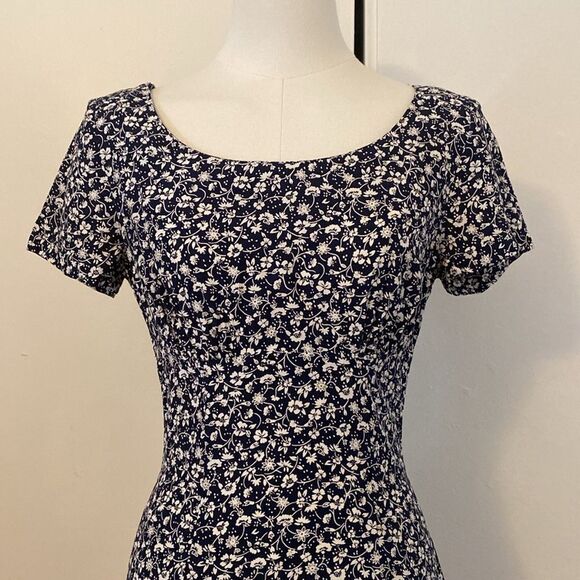 Vintage Late 80's early 90's Ditsy Floral Mini Skater Dress Size 2 - Picture 3 of 13